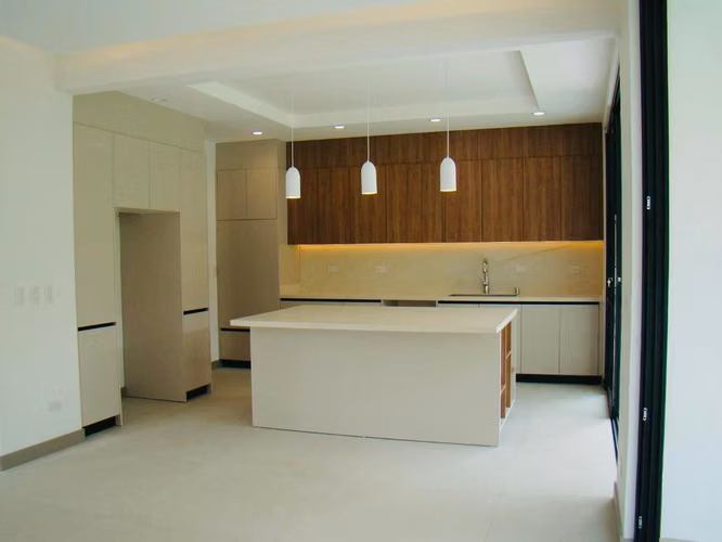 VENTA DE CASA EN CONDOMINIO, RIO ORO SANTA ANA*