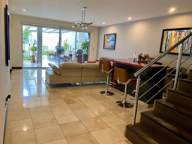 CURRIDABAT PINARES LUJOSA 5dorm$390.000, 400m2 construcción y terreno - Imagen 12