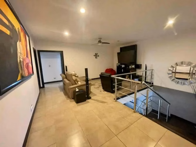 CURRIDABAT PINARES LUJOSA 5dorm$390.000, 400m2 construcción y terreno - Imagen 5