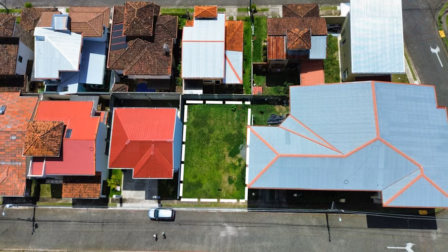 Lote en Condominio con Piscina en Venta - Dulce Nombre Cartago 242 m²