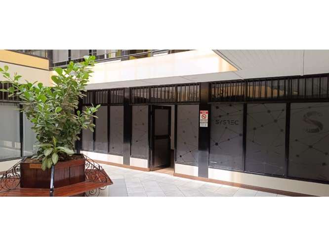 Oportunidad! Oficinas para empresas medianas y pequeñas en La Sabana - Imagen 9