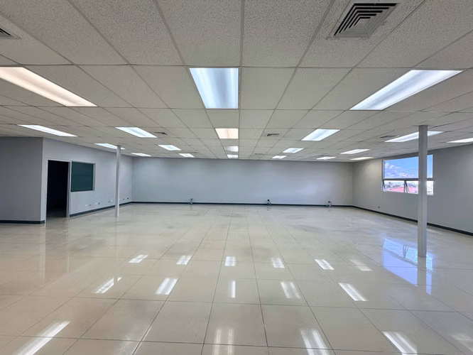 Alquiler Edificio en Guadalupe / Uso Comercial / Super ubicación