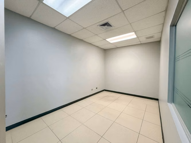 Alquiler Edificio en Guadalupe / Uso Comercial / Super ubicación