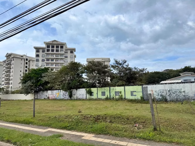 Venta de lote comercial a 500m de playa Jacó, Garabito. (MV)