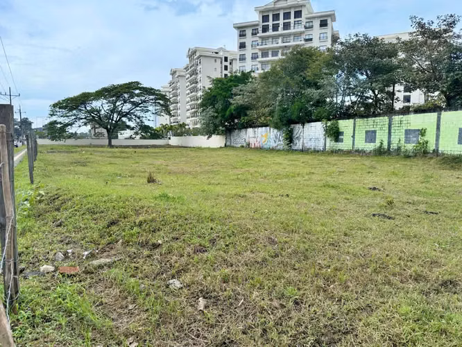 Venta de lote comercial a 500m de playa Jacó, Garabito. (MV)