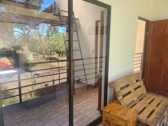 Casa amplia con jardín, tranquila y segura