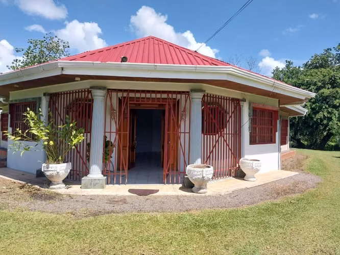 Casa con Quinta que dá Bienestar! en Guápiles, donde la vida se Disfruta! Pococí,Limón