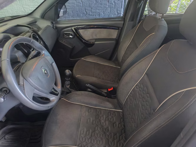 RENAULT OROCH 2021 MANUAL GAS LP, RECIBO MENOR VALOR,IMPECABLE