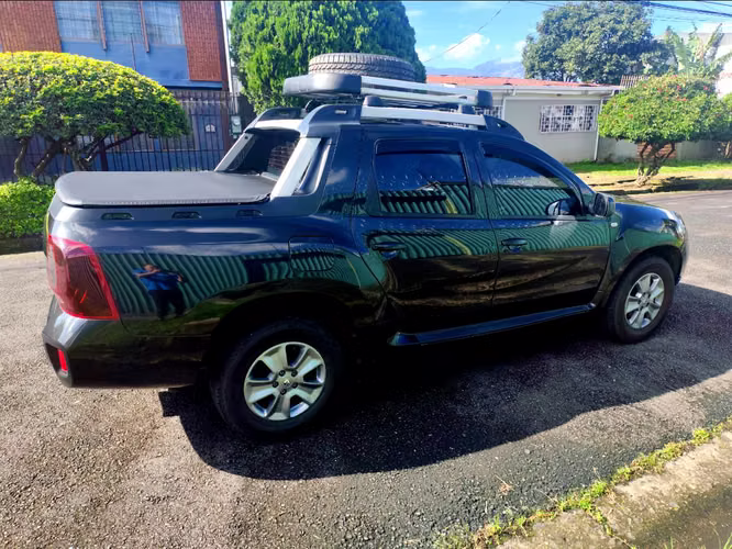 RENAULT OROCH 2021 MANUAL GAS LP, RECIBO MENOR VALOR,IMPECABLE