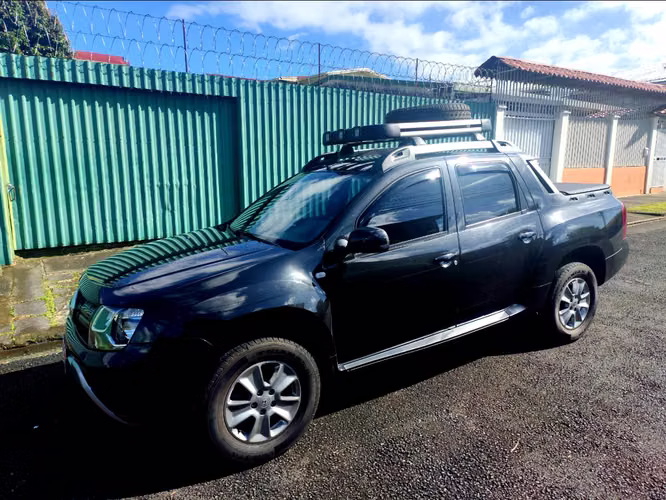 RENAULT OROCH 2021 MANUAL GAS LP, RECIBO MENOR VALOR,IMPECABLE