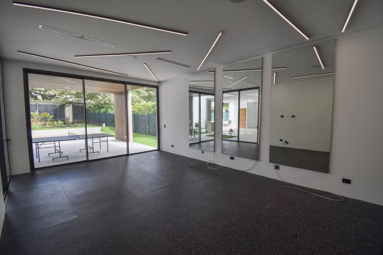 VENTA DE CASA DE LUJO EN VALLE DEL SOL*