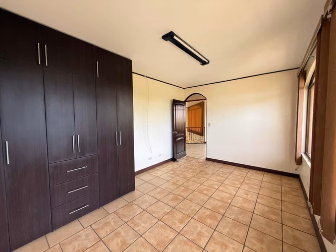 Casa en venta, Granadilla, Granadilla Norte, Curridabat.