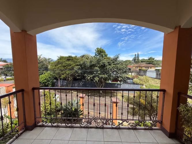 Casa en venta, Granadilla, Granadilla Norte, Curridabat.