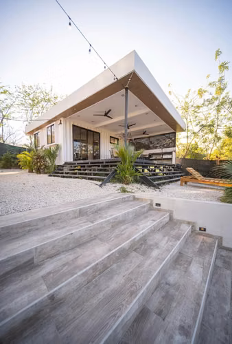 Propiedad Turnkey con Dos Casas y Piscina Infinity – $595,000 USD