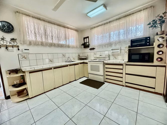 SE VENDE Quinta en Esparza, Puntarenas KS