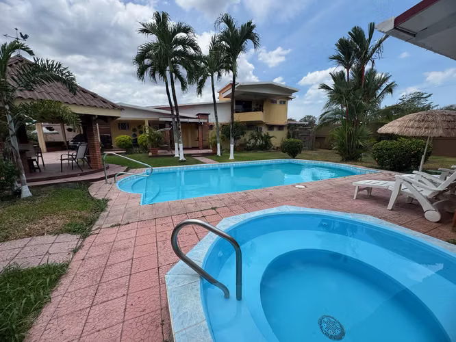 SE VENDE Quinta en Esparza, Puntarenas KS