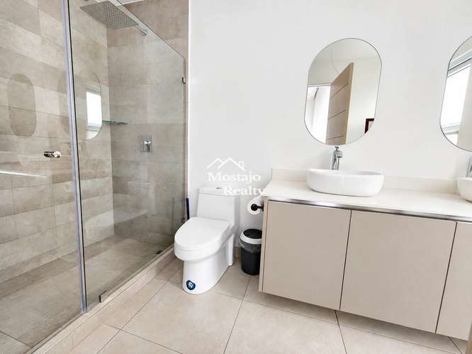 Alquiler de Casa Moderna, cuarto de servicio, Condominio Source Living, Guachipelín de Escazú - Imagen 7