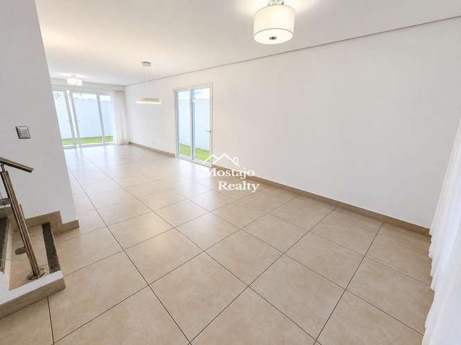 Alquiler de Casa Moderna, cuarto de servicio, Condominio Source Living, Guachipelín de Escazú - Imagen 6