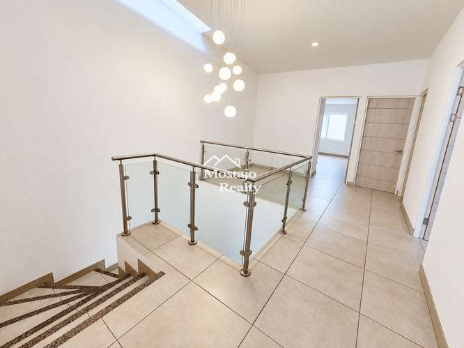 Alquiler de Casa Moderna, cuarto de servicio, Condominio Source Living, Guachipelín de Escazú - Imagen 8