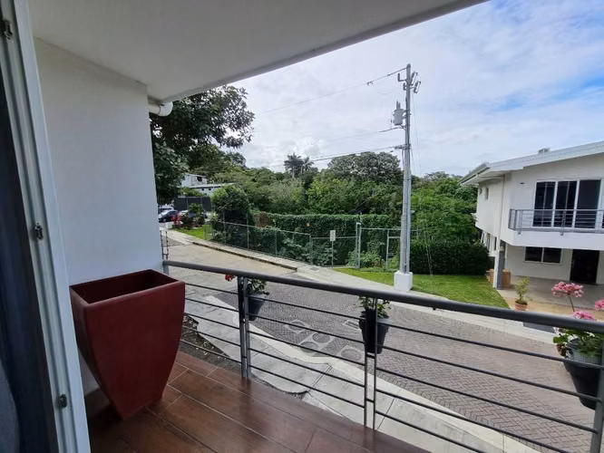 Venta casa Santa Ana esquinera.