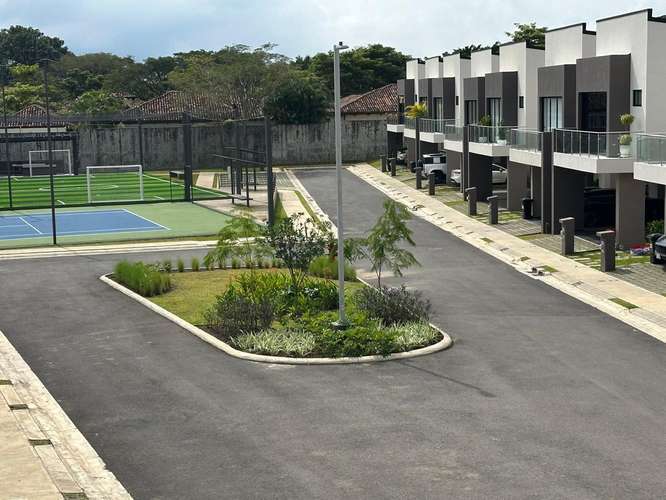 Venta de Casa en Condominio Lindora Village – Lindora, Pozos, Santa Ana - Imagen 11