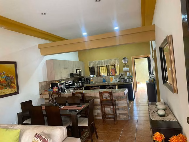 Venta  de Casa en Residencial Privado - Imagen 7
