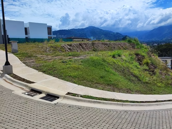 VENTA DE LOTE EN CONDOMINIO - CONDOMINIO VISTA REAL - SANTA ANA - Imagen 5