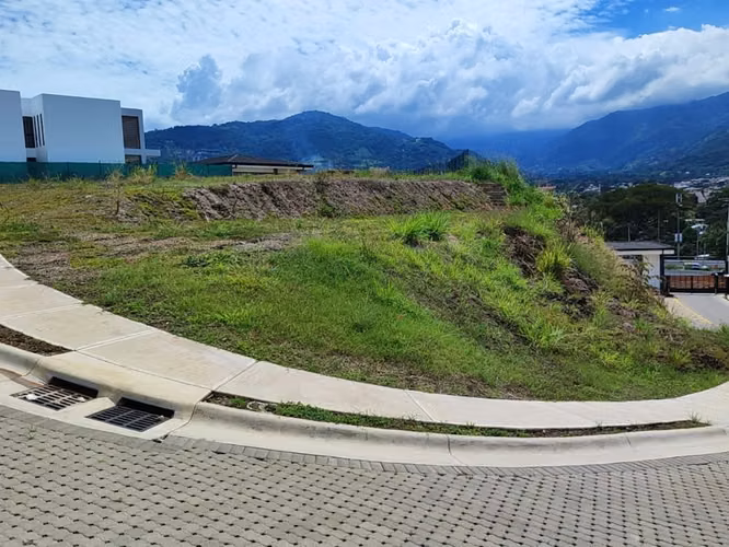 VENTA DE LOTE EN CONDOMINIO - CONDOMINIO VISTA REAL - SANTA ANA - Imagen 14
