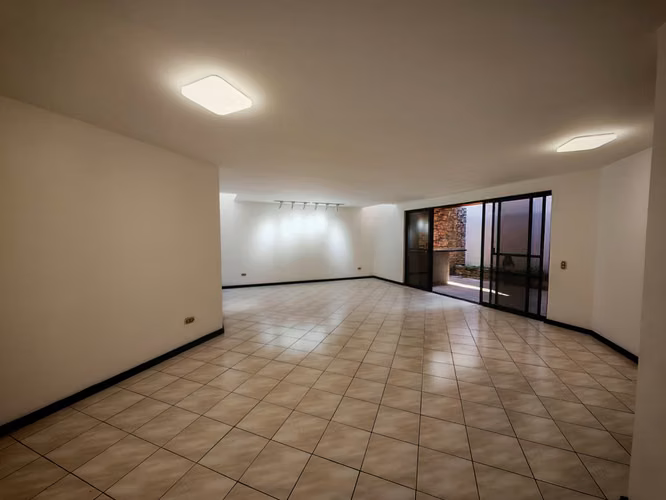 CASA EN ALQUILER EN ESCAZÚ CENTRO - Imagen 2