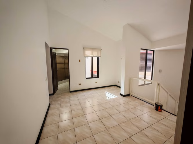 CASA EN ALQUILER EN ESCAZÚ CENTRO - Imagen 8
