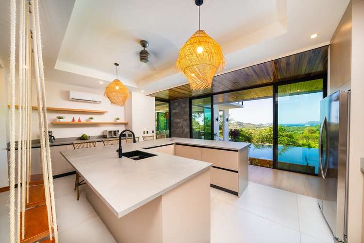 Villa de Lujo de Obra Nueva con 6 Habitaciones y Piscina Semi-Olímpica en Venta – Guanacaste