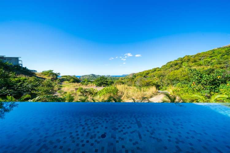 Villa de Lujo de Obra Nueva con 6 Habitaciones y Piscina Semi-Olímpica en Venta – Guanacaste