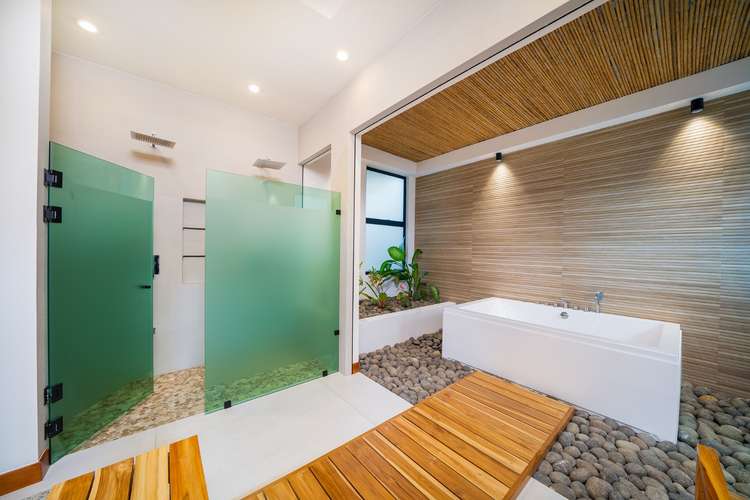 Villa de Lujo de Obra Nueva con 6 Habitaciones y Piscina Semi-Olímpica en Venta – Guanacaste