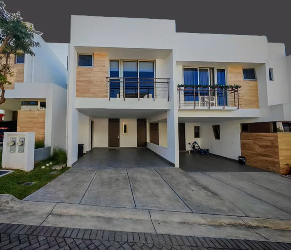 CASA MODERNA CON 3 HABITACIONES EN ESCAZÚ