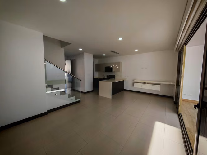CASA MODERNA CON 3 HABITACIONES EN ESCAZÚ - Imagen 2