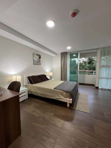SE RENTA hermoso y amplio apartamento de 1 habitación en Torres de Heredia, full amoblado. - Imagen 11