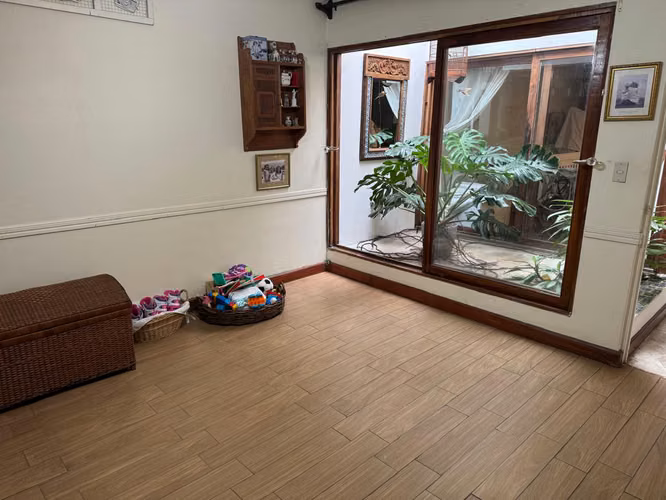 Hermosa Casa de 1 Planta con Piscina en Bello Horizonte, Escazú – 5 Habitaciones + Gran Jardín