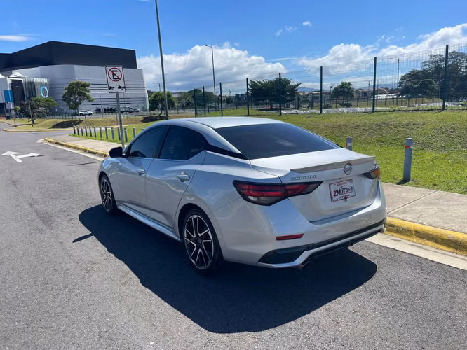 NISSAN SENTRA SR TOPE LINEA 2025 - Imagen 4