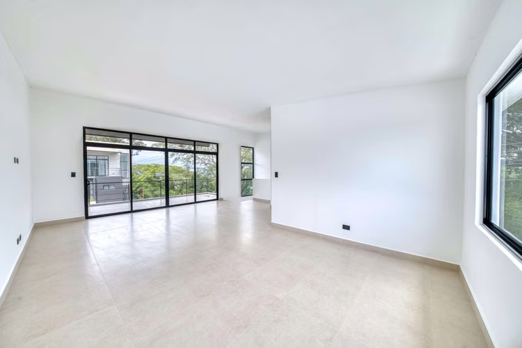 Casa para Estrenar en Condominio Naia en Guachipelín de Escazú 3 Habitaciones y Estudio noj1207jb