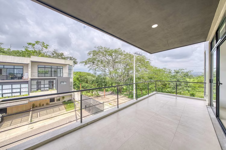 Casa para Estrenar en Condominio Naia en Guachipelín de Escazú 3 Habitaciones y Estudio noj1207jb