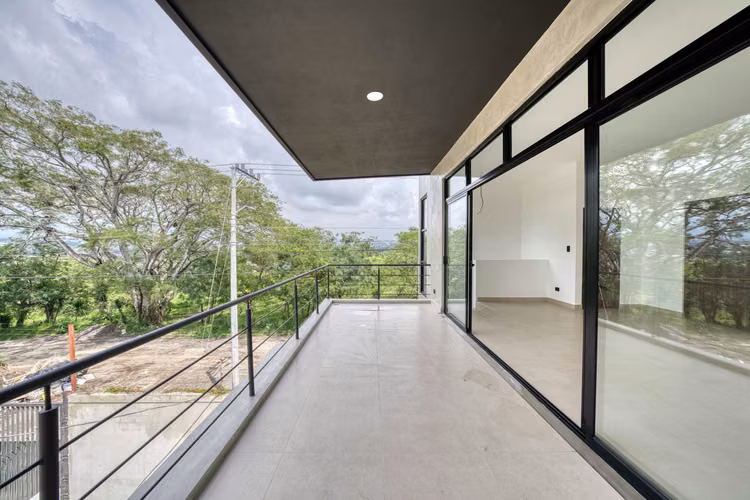 Casa para Estrenar en Condominio Naia en Guachipelín de Escazú 3 Habitaciones y Estudio noj1207jb