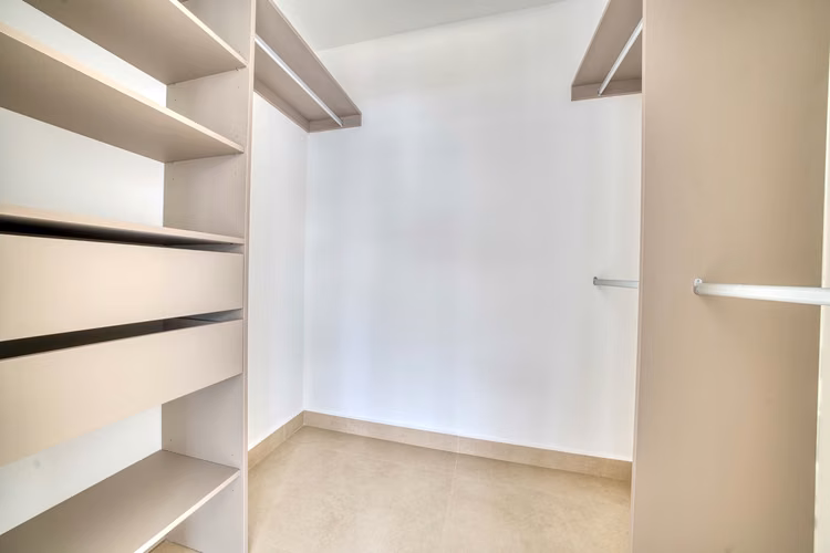 Casa para Estrenar en Condominio Naia en Guachipelín de Escazú 3 Habitaciones y Estudio noj1207jb