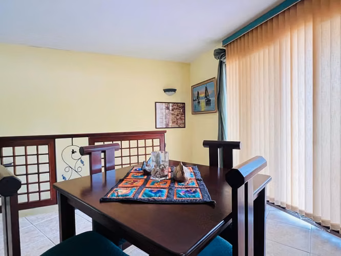 Venta de Casa en Club Punta Leona Garabito