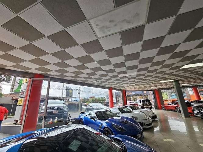 ALQUILER DE EDIFICIO COMERCIAL CON PARQUEO SAN RAFAEL DE ESCAZU