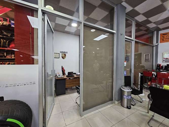 ALQUILER DE EDIFICIO COMERCIAL CON PARQUEO SAN RAFAEL DE ESCAZU