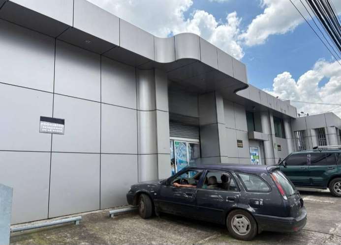 ALQUILER Y VENTA DE LOCAL COMERCIAL CON BODEGA EN ROHRMOSER