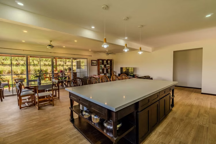 Casa en venta en La Guácima | Moderna, 4 habitaciones, lote amplio – US$390.000