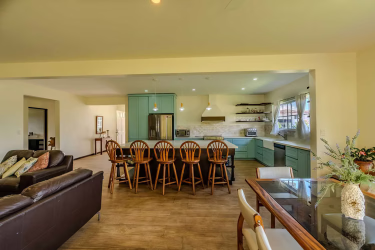 Casa en venta en La Guácima | Moderna, 4 habitaciones, lote amplio – US$390.000