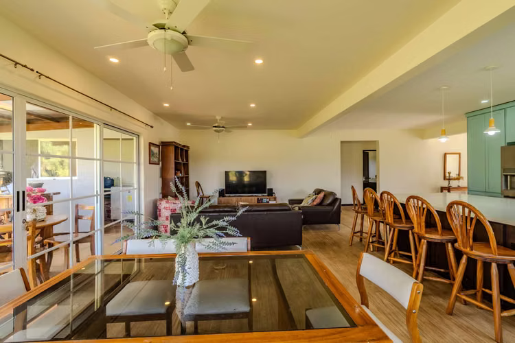 Casa en venta en La Guácima | Moderna, 4 habitaciones, lote amplio – US$390.000