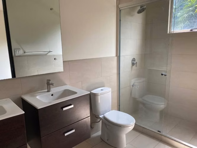 Se vende hermoso apartamento en Escazú con amenidades - Imagen 13